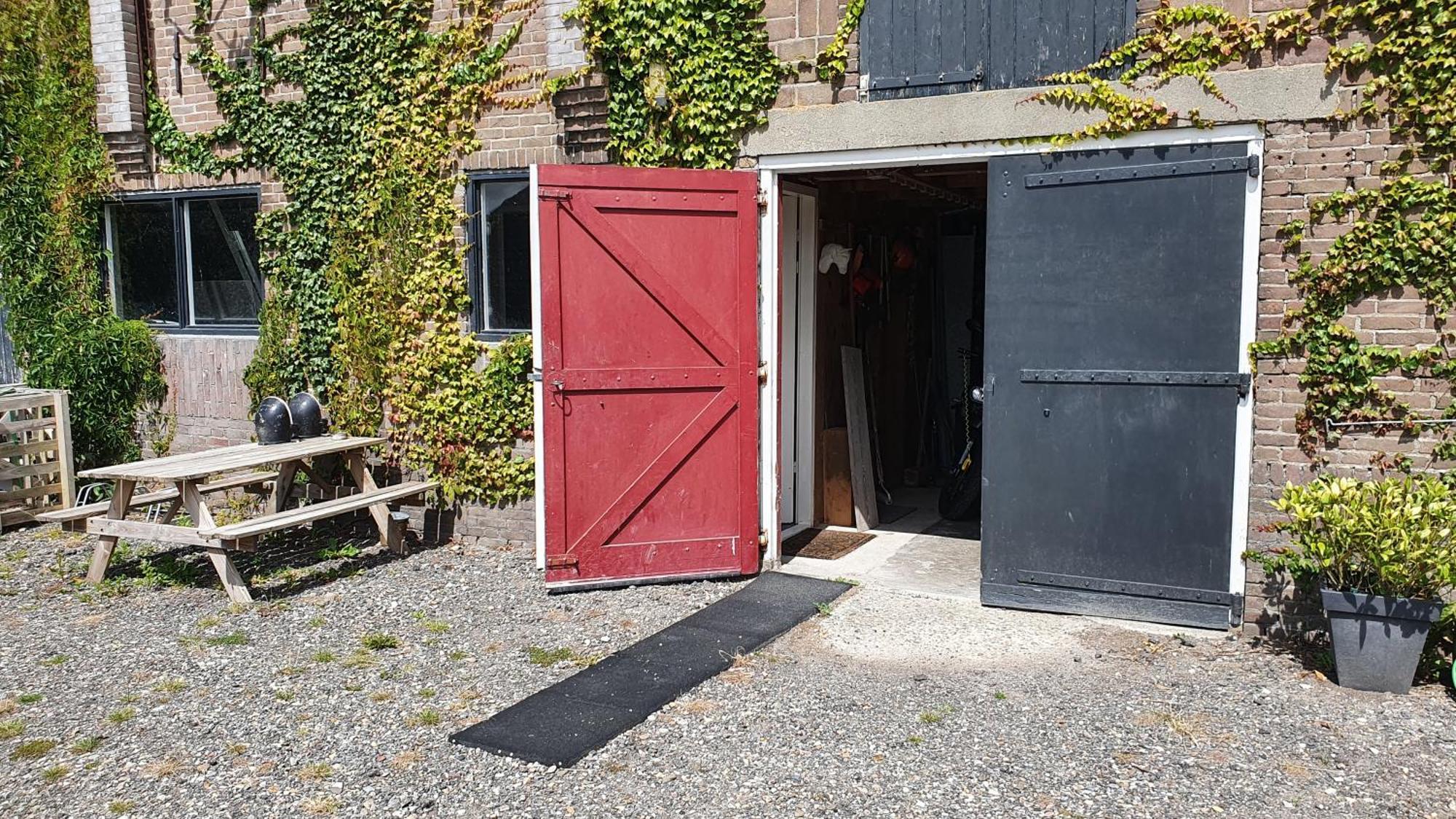De Stjelp Bed and Breakfast Dongjum Exteriör bild